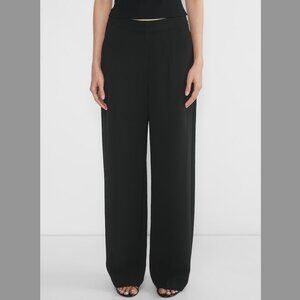 NWOT Aritzia Limitless Pant Black - Size 6 Short